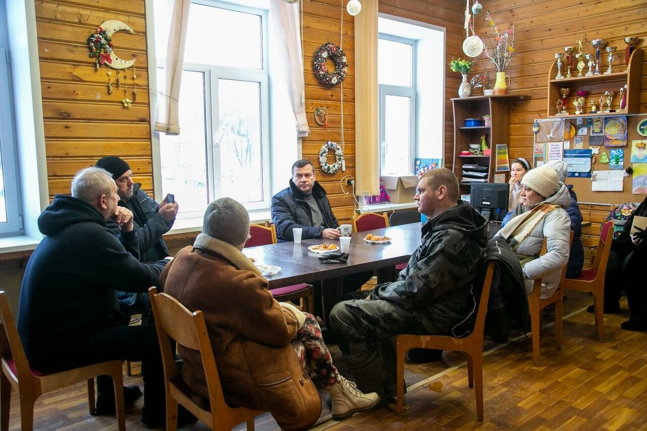 Глава Коломны Александр Гречищев встретился с жильцами дома, где произошел хлопок газа