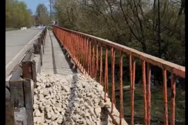 Мост через реку Щелинку отремонтируют до конца мая
