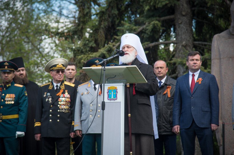 Это праздник торжества и правды: митрополит Крутицкий и Коломенский Павел возглавил заупокойную литию в Мемориальном парке