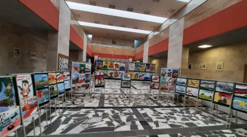 Выставка рисунков прошла в Озёрской детской школе искусств
