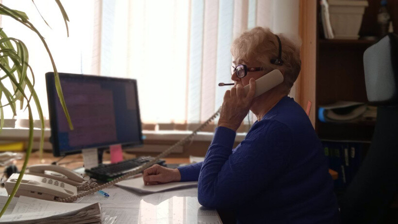 Сорок лет посвятила работе в сфере ЖКХ старший диспетчер Людмила Шадрина