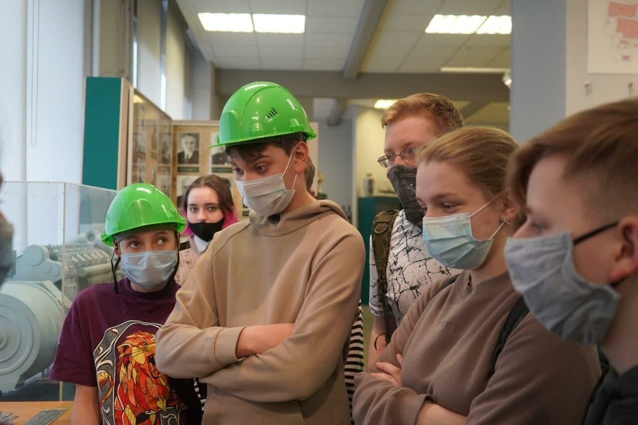 Юные железнодорожники посетили Коломенский завод 