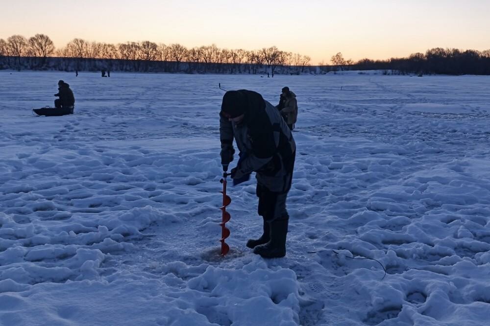 Коломенские полицейские приняли участие в соревнованиях по зимнему лову рыбы