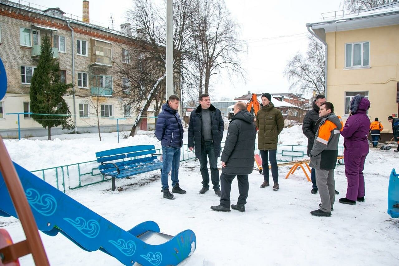Более 600 сотрудников и 70 единиц техники ежедневно выходят на уборку от снега в Коломне