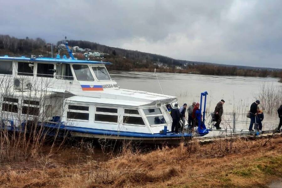 В Озерах запустили речной пассажирский транспорт