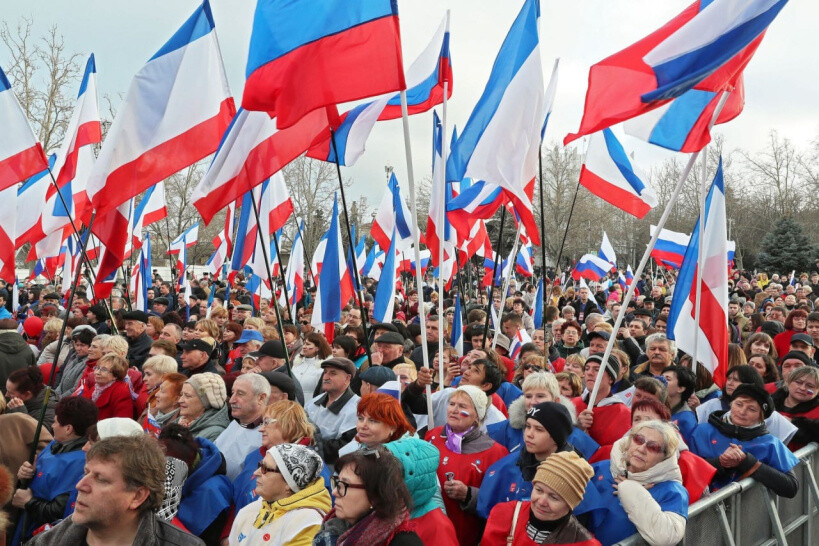 Коломенцы, как и вся Россия, празднуют Крымскую весну 