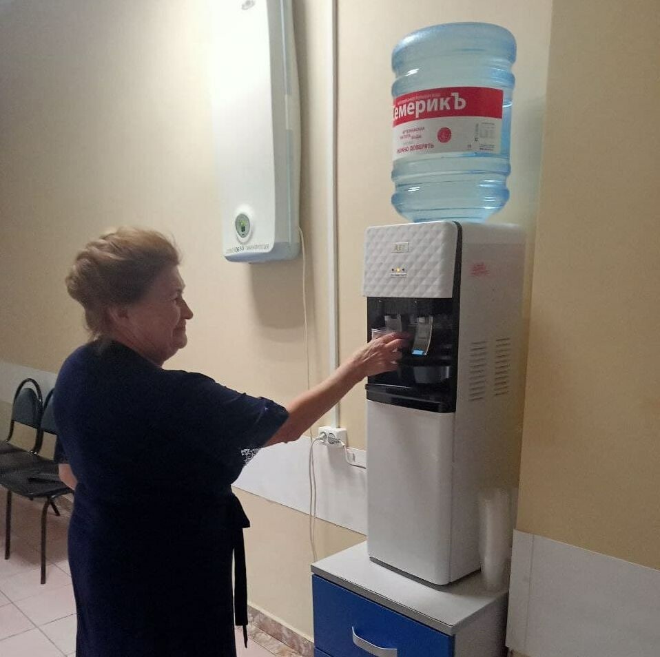 Накануне Нового года в ковидные госпитали Коломенской ЦРБ были переданы кулеры с питьевой водой
