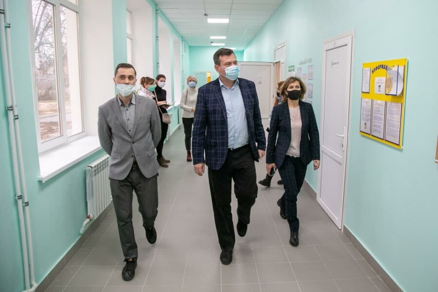 Александр Гречищев проверил школу «Надежда» после ремонта
