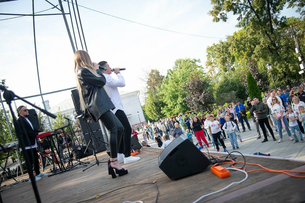Музыкальный фестиваль кавер-исполнителей прошел в Коломне
